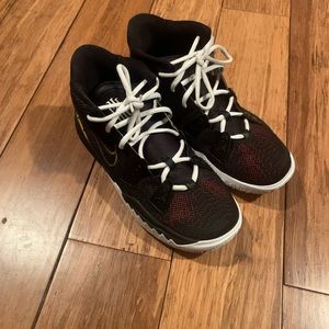 Nike Kyrie 7 'Rayguns'